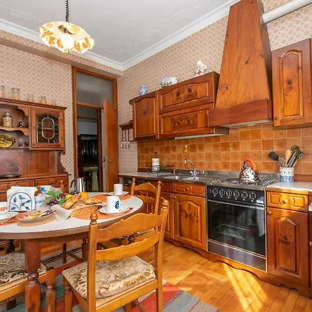 Sleeps 8 Wifi *