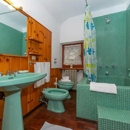 Villa Sleeps 8 Wifi Muronico