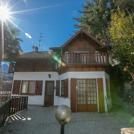 Villa Sleeps 8 Wifi Muronico