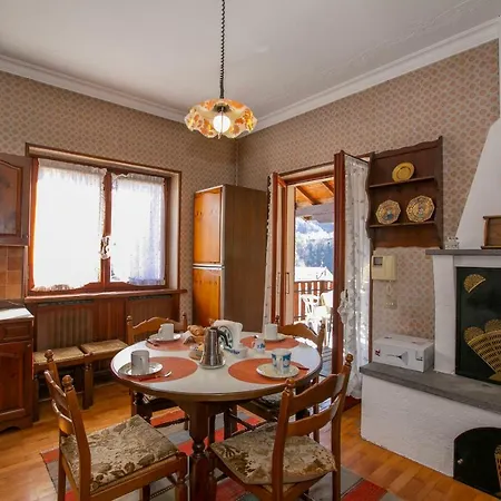 Villa Sleeps 8 Wifi Muronico